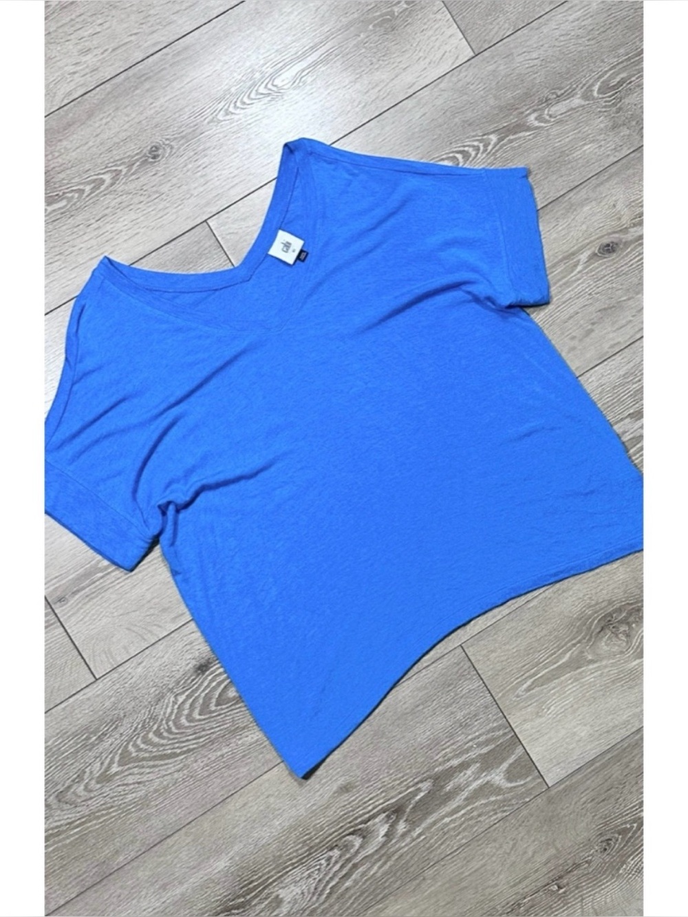 Cabi V-Neck Slouchy Drop Shoulder Oversized Short Sleeve Top